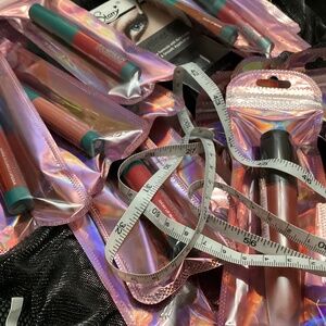 NWOT Lip